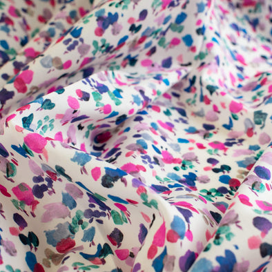 Atlas of Dreams Collection Rhapsody is an impressionistic floral design. You are definitely in for a treat with this lovely Tana Lawn fabric from Liberty of London's trademark collection made in Italy. Close up photo
